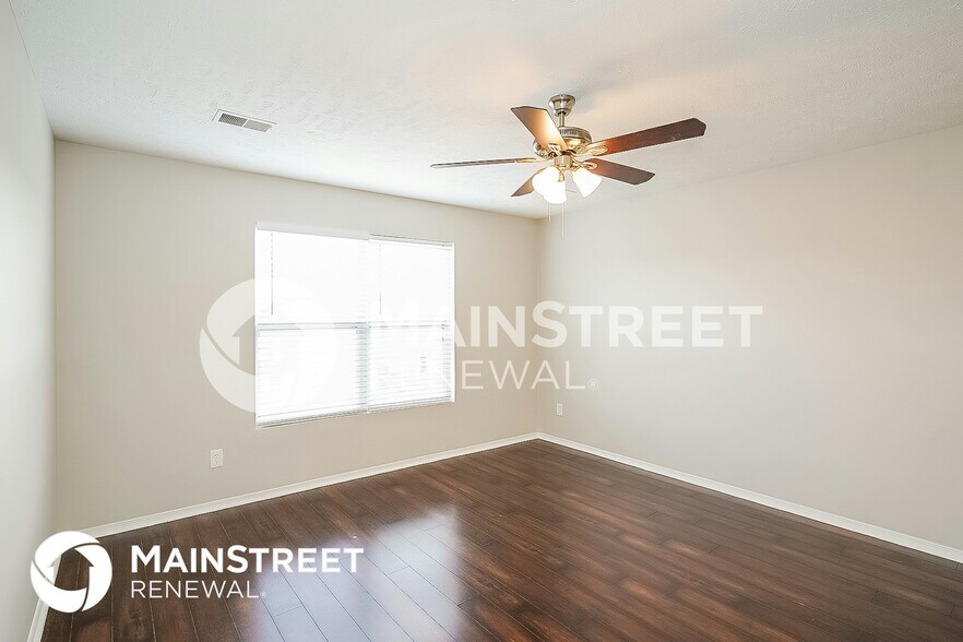 Building Photo - 2815 Creekbend Dr