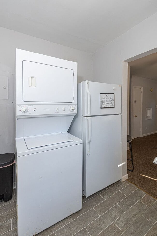 Building Photo - Drop a pin! Check out this new rental!
