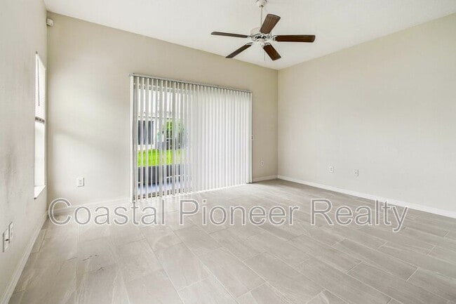 Building Photo - 6723 Lake Camden Way