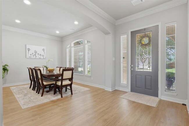 Building Photo - 18800 N Bee Cave Springs Cir