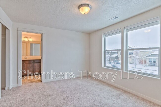 Building Photo - 3593 SW Pumice Ave