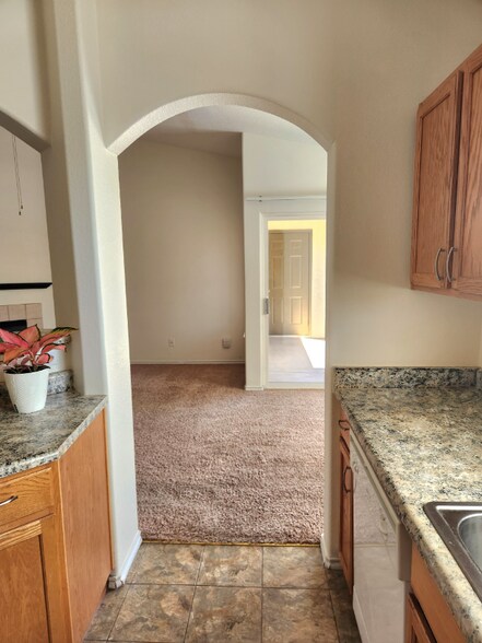 Building Photo - 4008 Riviera Grove