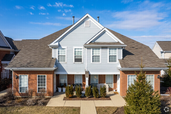 Building Photo - Village Green of Schaumburg