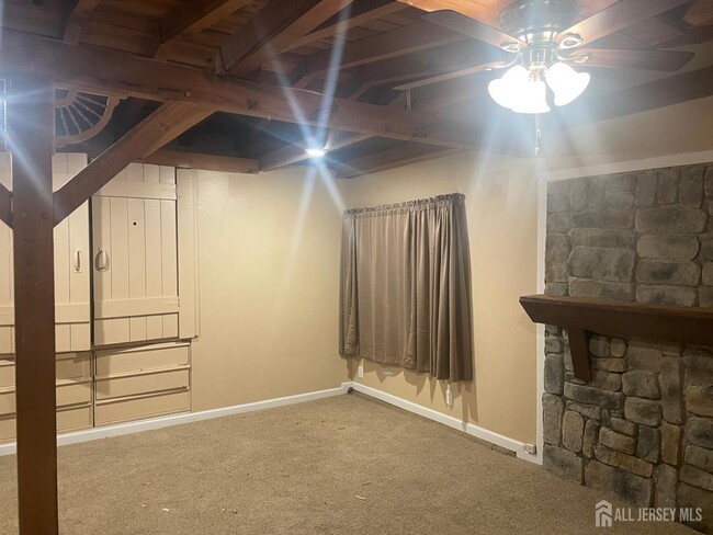 Building Photo - 1515 Thomas Ave