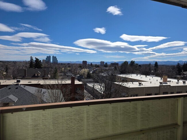 Building Photo - Location, Location… and Absolutely Incredible Views!