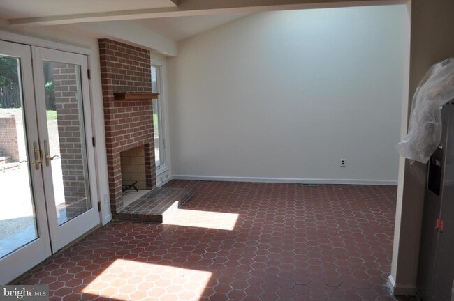 Building Photo - 4302 Locust Ln