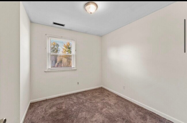 Building Photo - 2302 Norfolk St