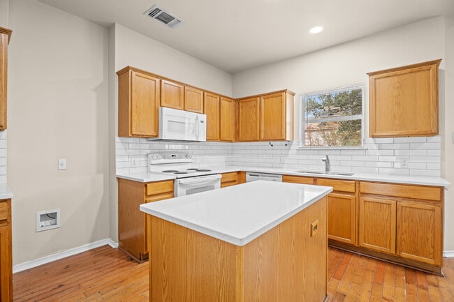 Building Photo - 511 Shannon Rose