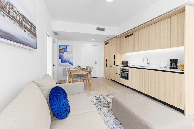 Building Photo - 225 N Miami Ave