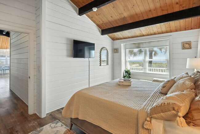 Building Photo - 62 Ocean St