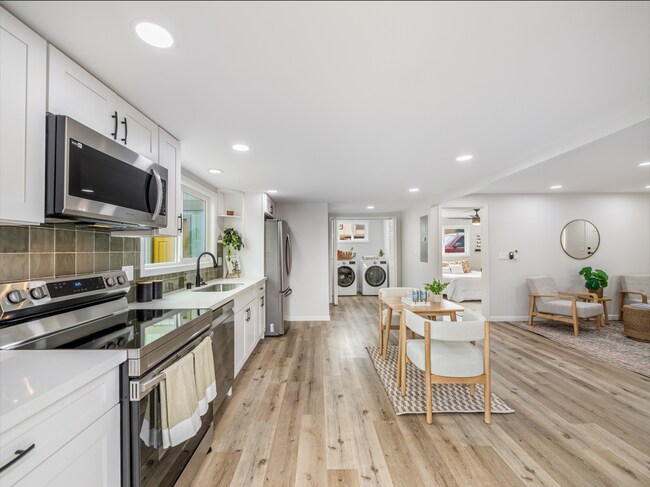 Building Photo - 1576 California Ave