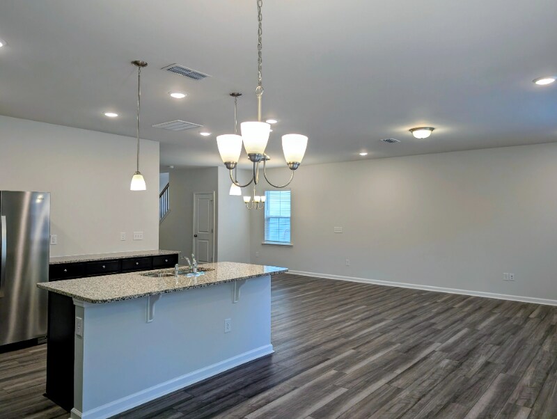 Building Photo - 684 Ben Ledi Ct