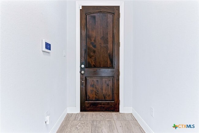 Building Photo - 620 Carriage House