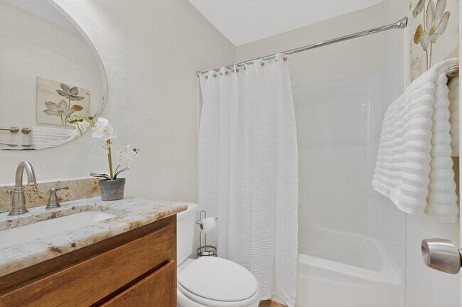 Building Photo - 7200 Barnsdale Way