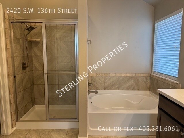 Building Photo - 2420 SW 136th St