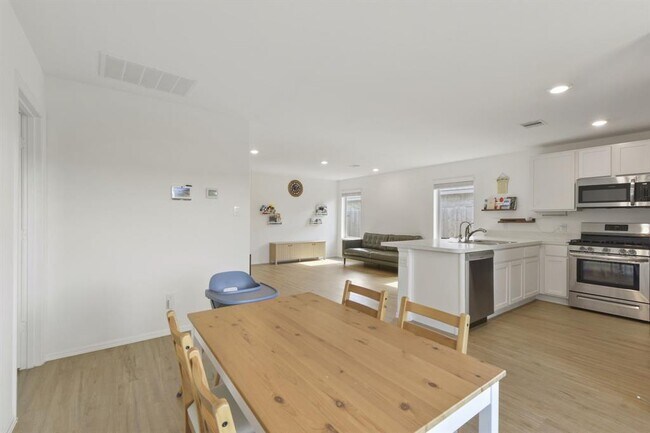 Building Photo - 736 Delany Cv Ct