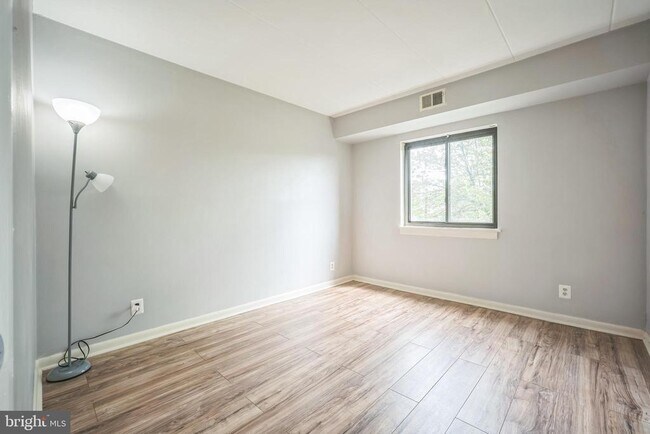 Building Photo - 6220 Edsall Rd