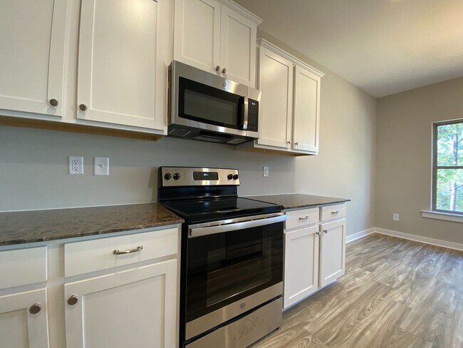 Building Photo - Home for Rent in Brookwood, AL! COMING SOO...