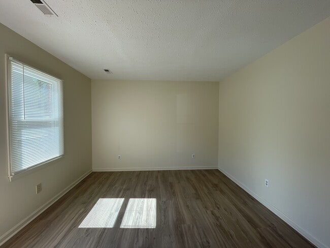 Building Photo - 156 Cedar Crest Dr