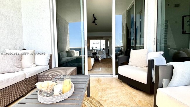 Building Photo - 15901 Collins Ave