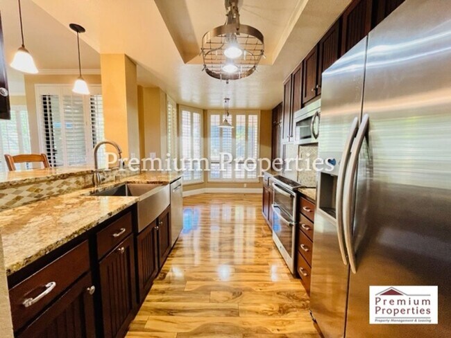 Building Photo - Beautiful 2BD/2BA Condo Unit in the Gated ...