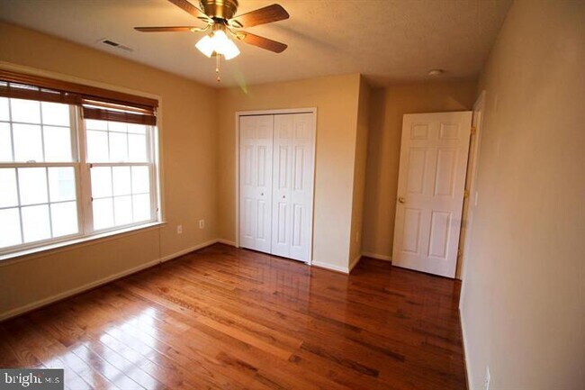 Building Photo - 35382 Gosling Ln