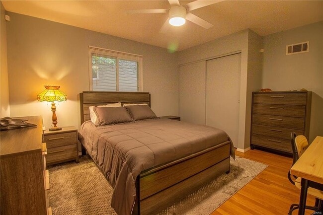 Building Photo - Kirkwood Split Level on a Cul-de-sac! Avai...