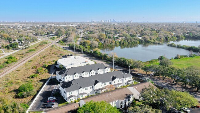 Building Photo - Brand New Constructed Townhouse in South Tampa - Available October 2024