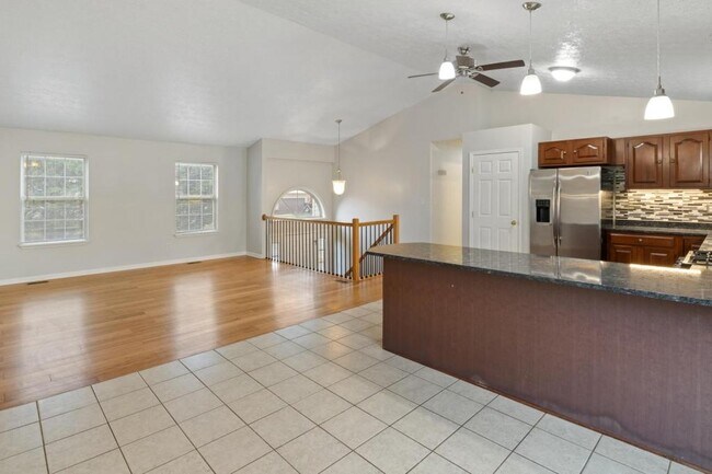 Building Photo - 359 Montgomery Cir