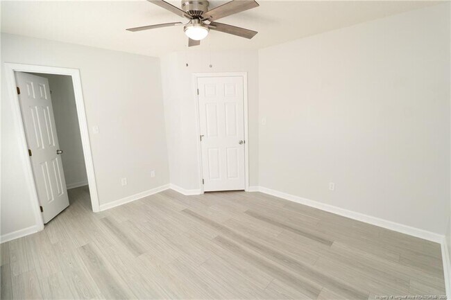 Building Photo - 310 Riverwalk Cir