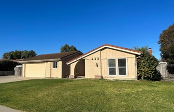Building Photo - 4625 Karnes Rd