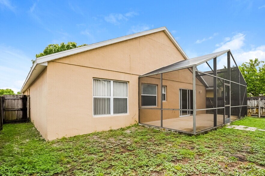 Building Photo - 2765 Falcon Crest Pl