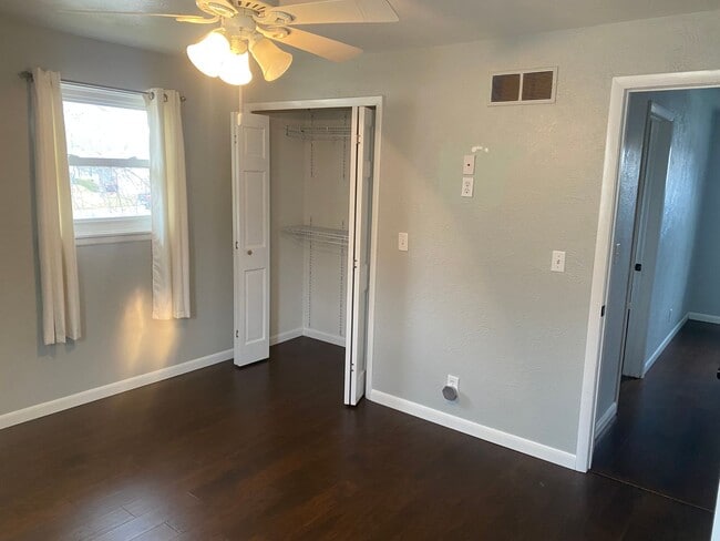 Building Photo - House in Morton, IL - 3 Bedroom/ 2.5 Baths