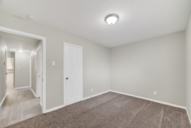 Building Photo - 17106 Sunshine St