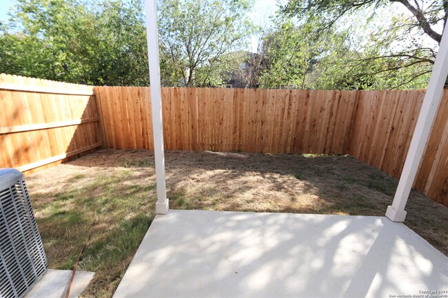 Building Photo - 10310 Lynwood Branch