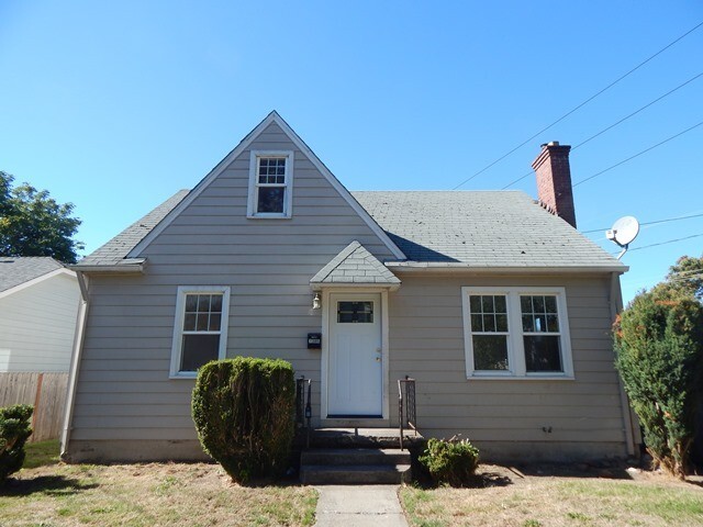 Primary Photo - 4Bd/1Ba Two Story Home - Available to View!