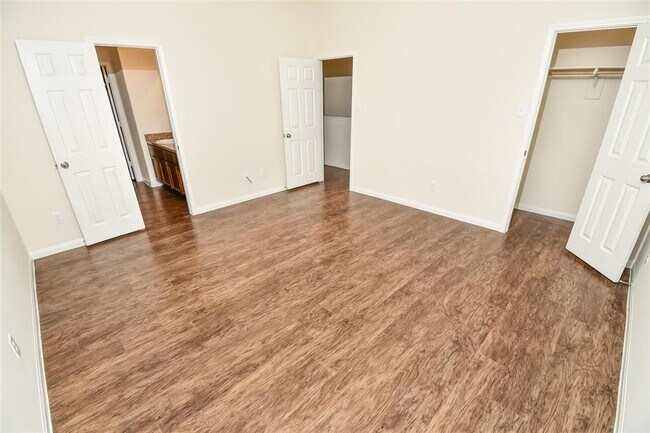 Building Photo - 8926 San Alberto