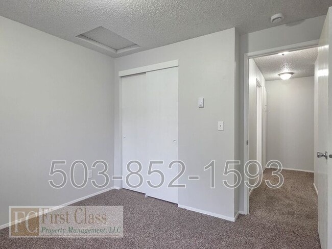 Building Photo - 1402 NE 186th Ave