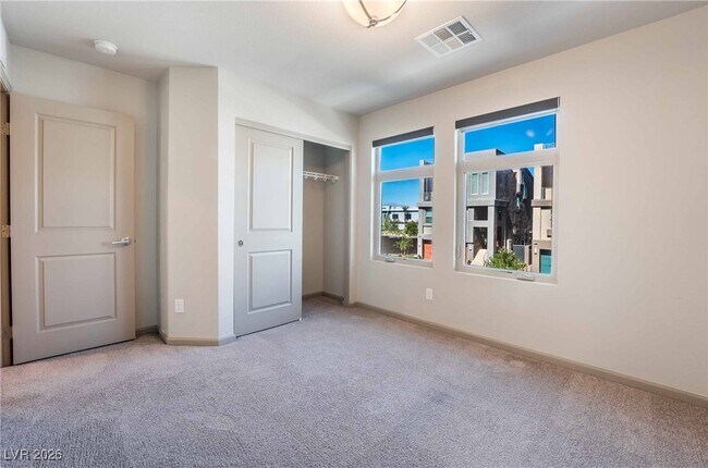 Building Photo - 8115 Carpenter Creek Ave