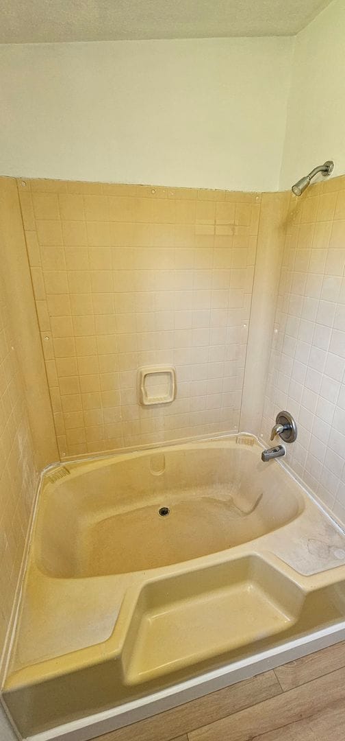 Building Photo - 510 S Circle Dr