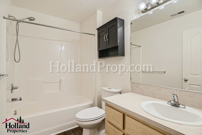 Building Photo - Beautiful Home in Prime North Plains Location – Walk to Parks & Downtown! Special $150 credit on ...