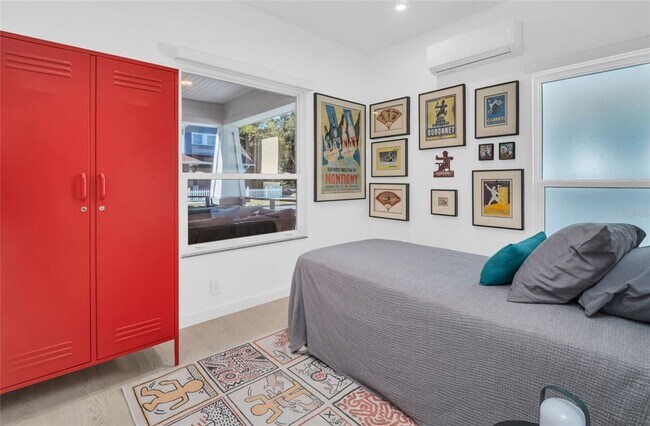 Building Photo - 747 2nd St N