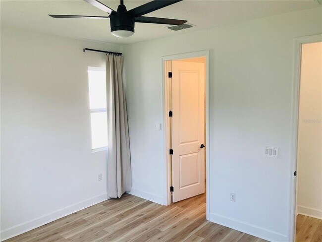 Building Photo - 10337 Church Hammock Rd