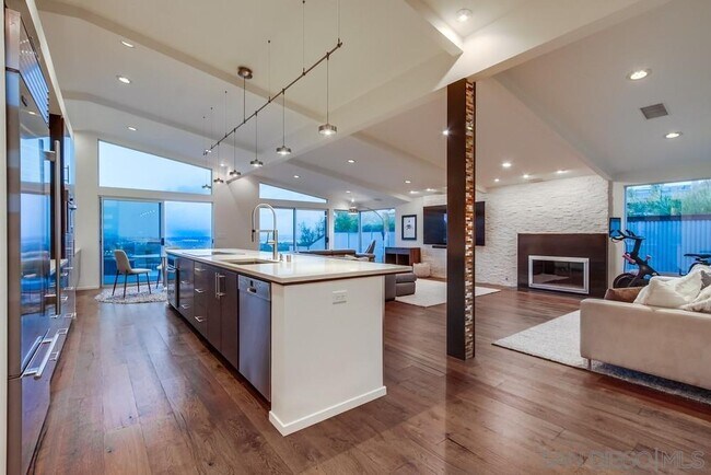 Building Photo - 4957 Pacifica Dr