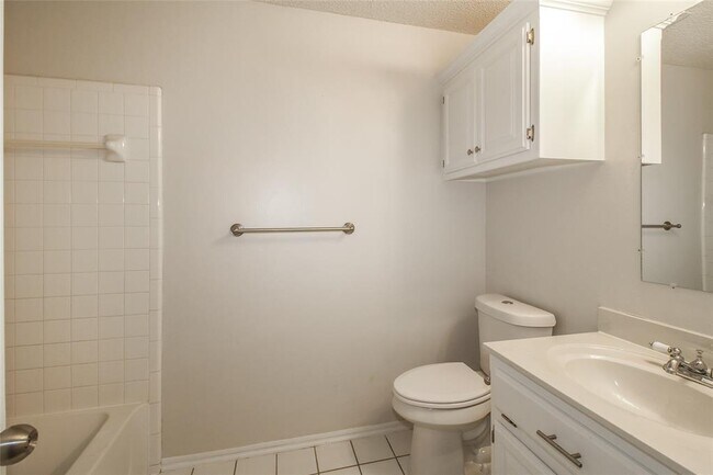 Building Photo - 8808 NW 85th Pl