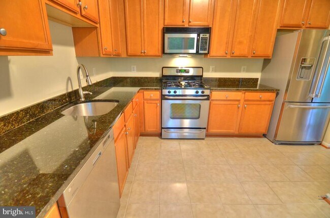 Building Photo - 1501 North Point Dr