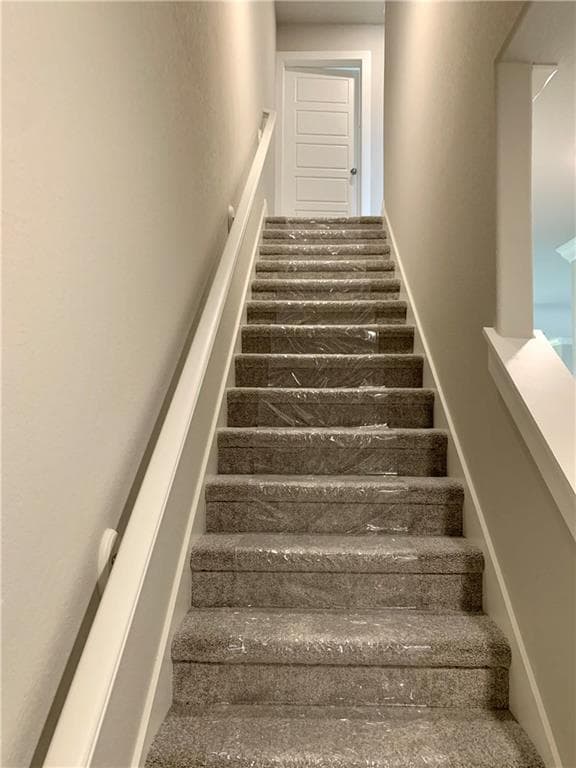 Building Photo - 402 Red Robin St