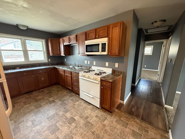 Building Photo - 508 12th St