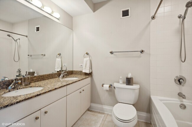 Building Photo - 33 W Ontario St