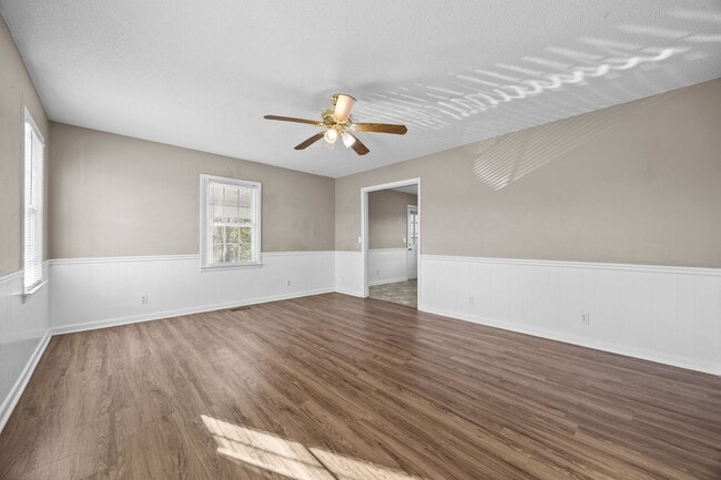 Building Photo - Lovely 3 bed 2 bath home located in Lillin...